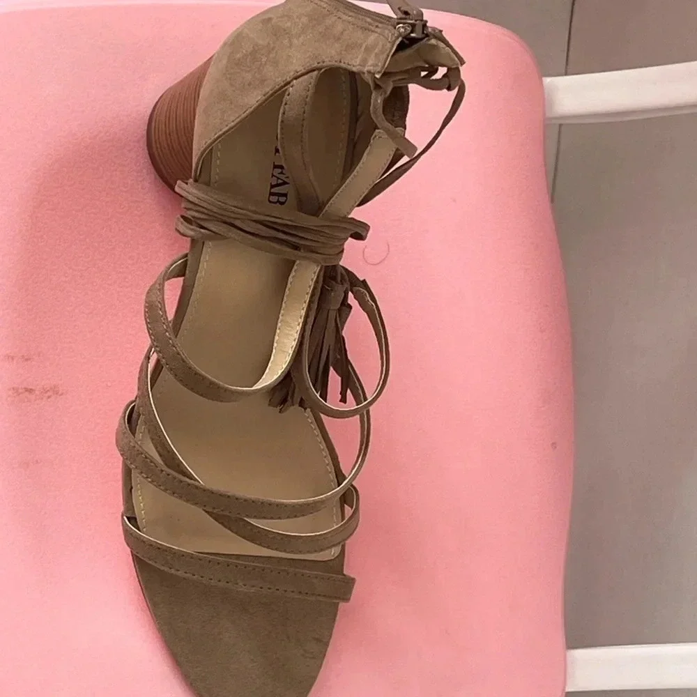Just Fab Roma Women Dressy sandals, size 11 color Taupe straps go up legs